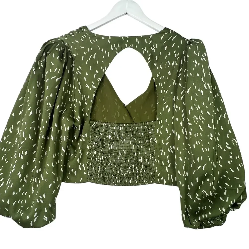 ASTR The Label Wrap Top Green XL Puff Sleeve V-Neck Cropped Satin Smocked Back‎